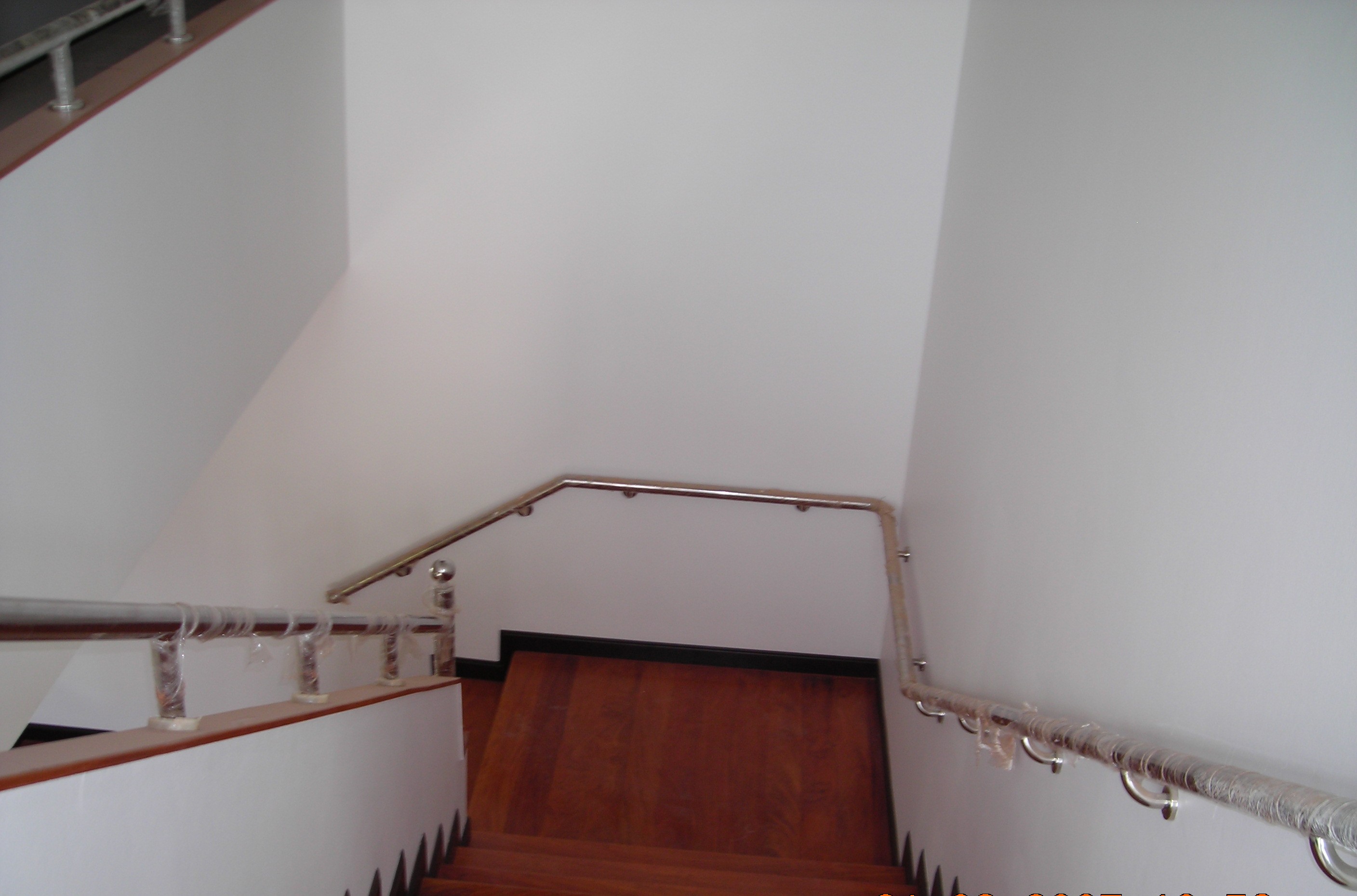 อาคารพักอาศัย 3 ชั้น เรือนพักรับรอง 1 ชั้น ถนน สระว่ายน้ำ รั้ว ประตูรั้ว พระสมุทรเจดีย์ จังหวัดสมุทรปราการ