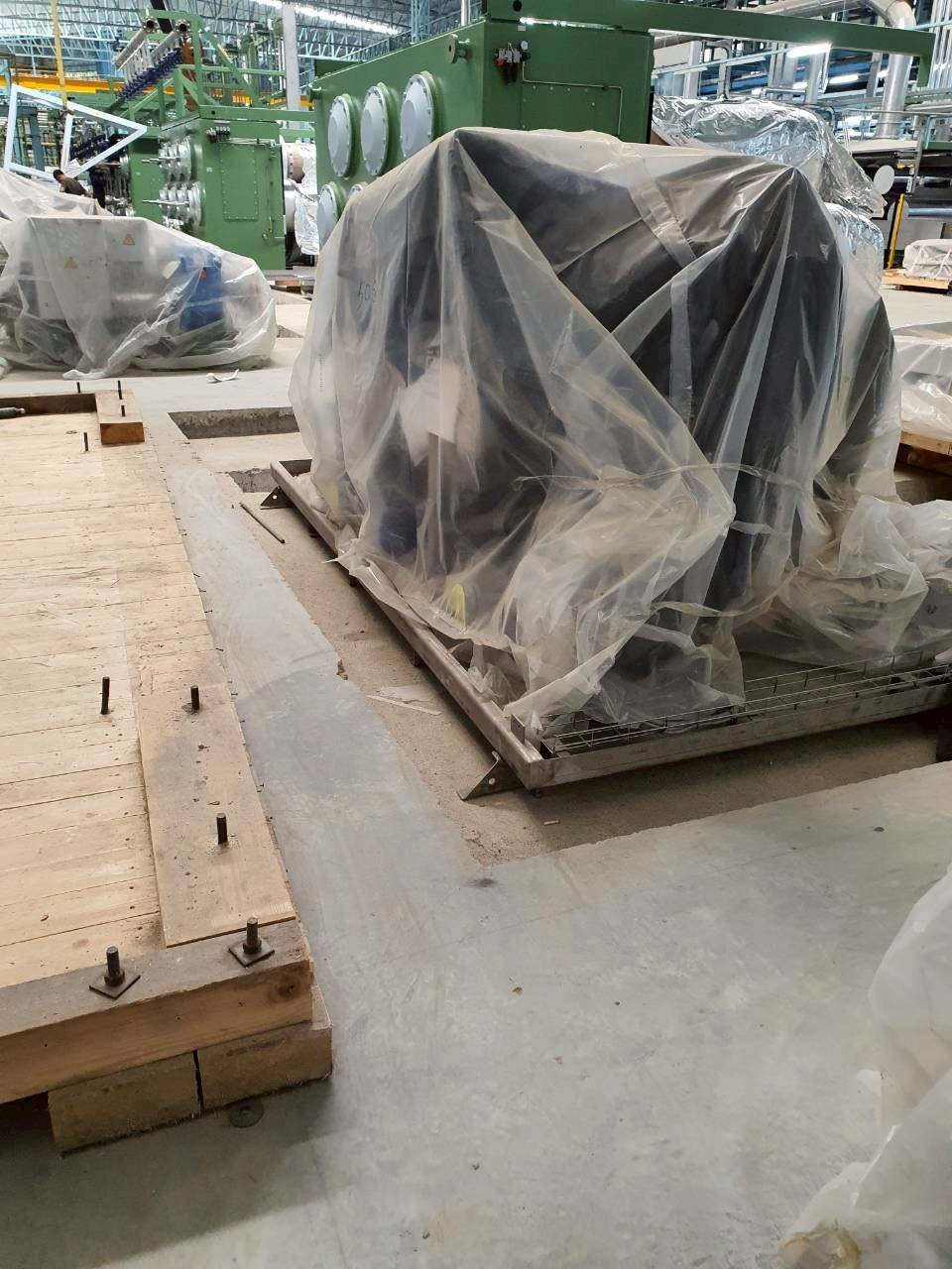 โครงสร้างแท่นiรับเครื่องจักร ภายในโรงงาน คอนกรีเสริมเหล็ก เสาเข็มเจาะ จังหวัดชลบุรี